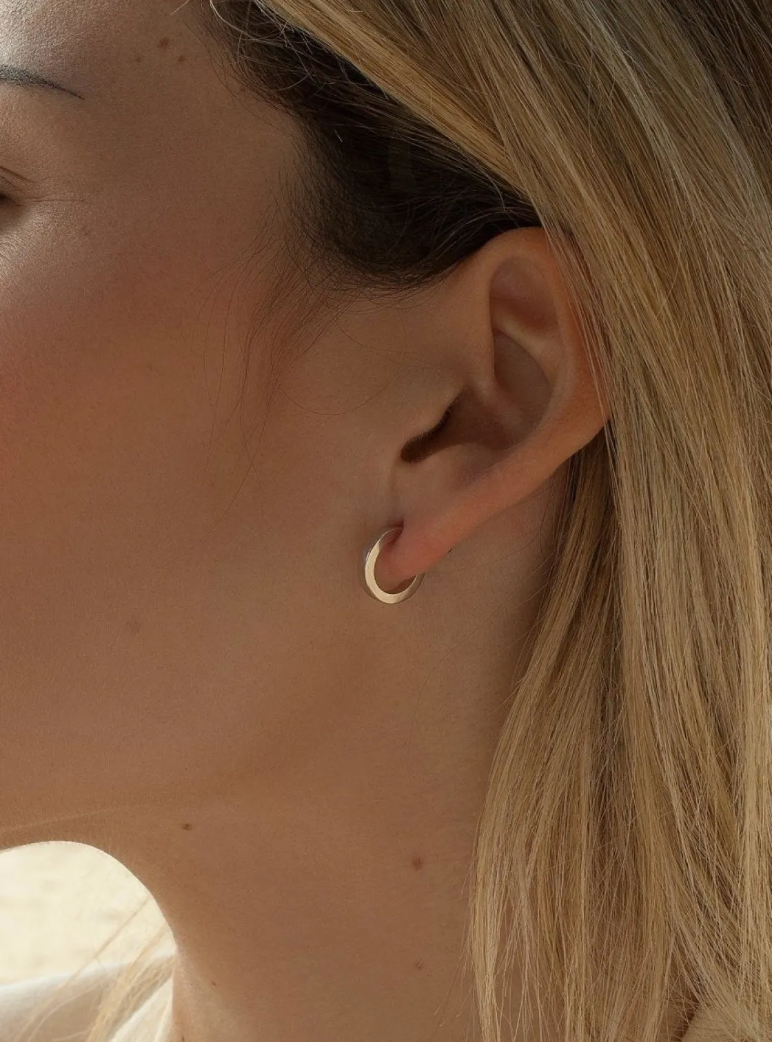 Pendientes Aro | LINEARGENT Pendientes aro pequeños de plata diseño cuadrado