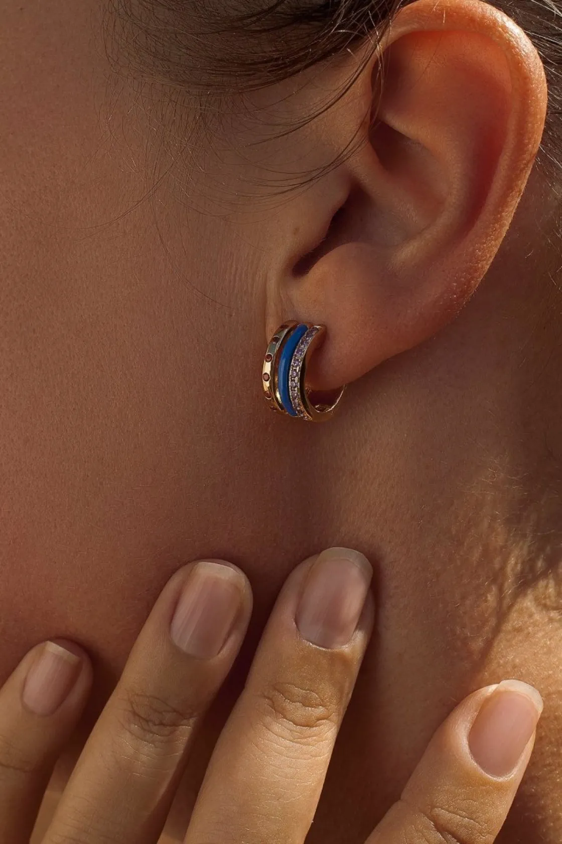 Pendientes De Piedras De Colores | LINEARGENT Pendientes aro pequeños diseño esmalte azul marino con circonita