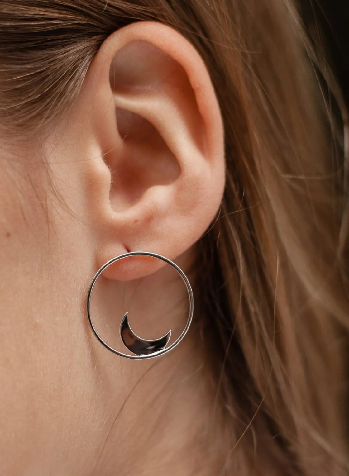 Pendientes Aro | LINEARGENT Pendientes aro plata circular frontal con motivo de luna