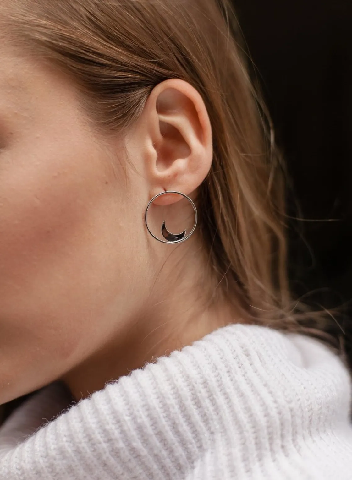 Pendientes Aro | LINEARGENT Pendientes aro plata circular frontal con motivo de luna