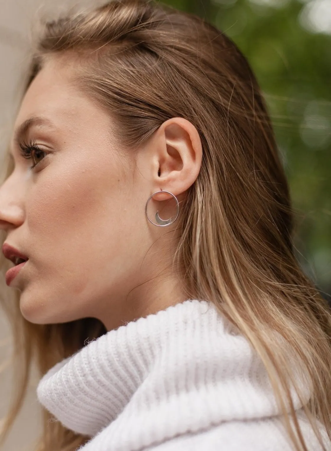 Pendientes Aro | LINEARGENT Pendientes aro plata circular frontal con motivo de luna