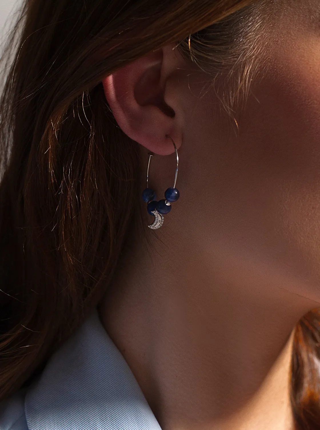 Pendientes Con Colgantes | Pendientes Aro | LINEARGENT Pendientes aros con colgantes diseño charm de luna y sodalita