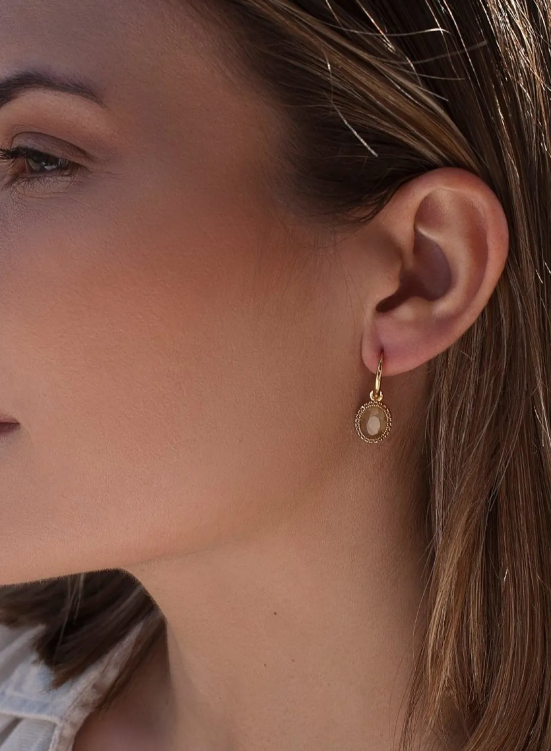 Pendientes De Piedras De Colores | Pendientes Con Colgantes | LINEARGENT Pendientes aros con colgantes diseño circular tono champán
