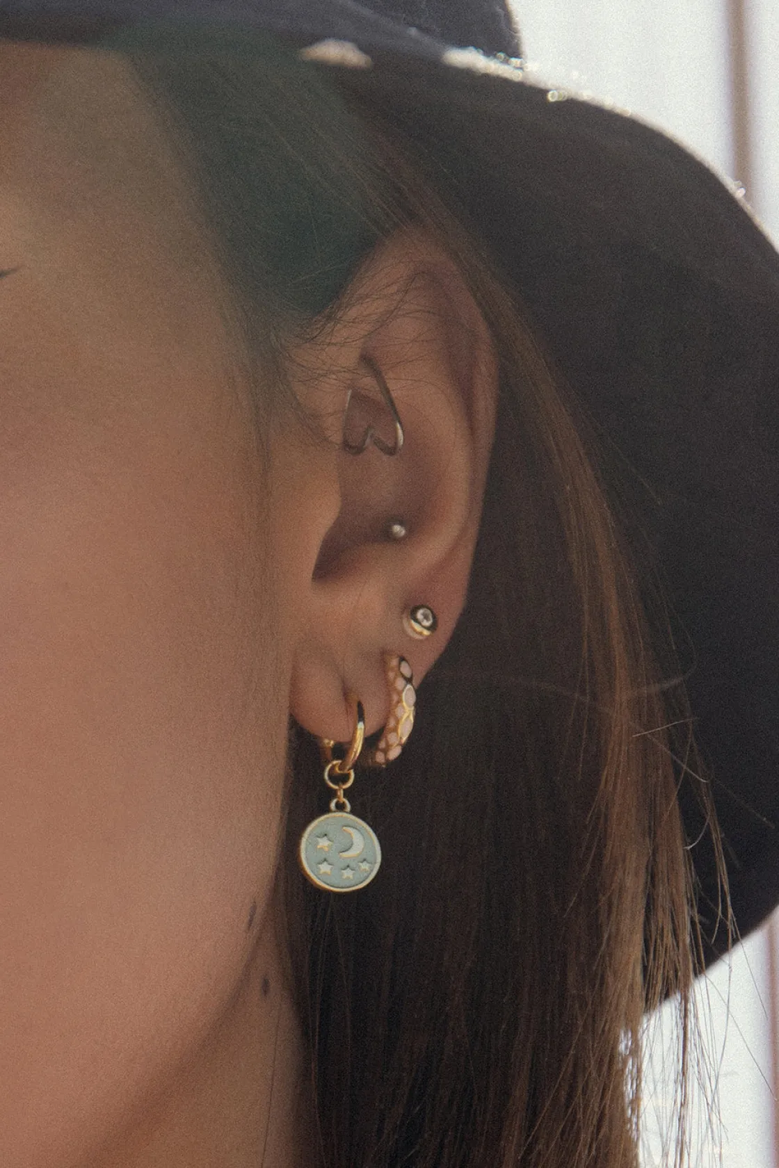 Pendientes Con Colgantes | LINEARGENT Pendientes aros con colgantes diseño medalla luna y estrellas