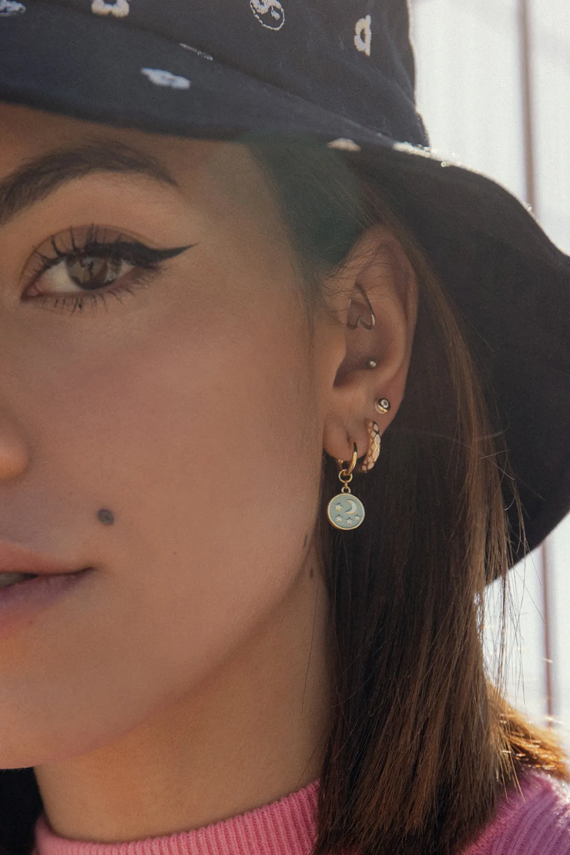 Pendientes Con Colgantes | LINEARGENT Pendientes aros con colgantes diseño medalla luna y estrellas