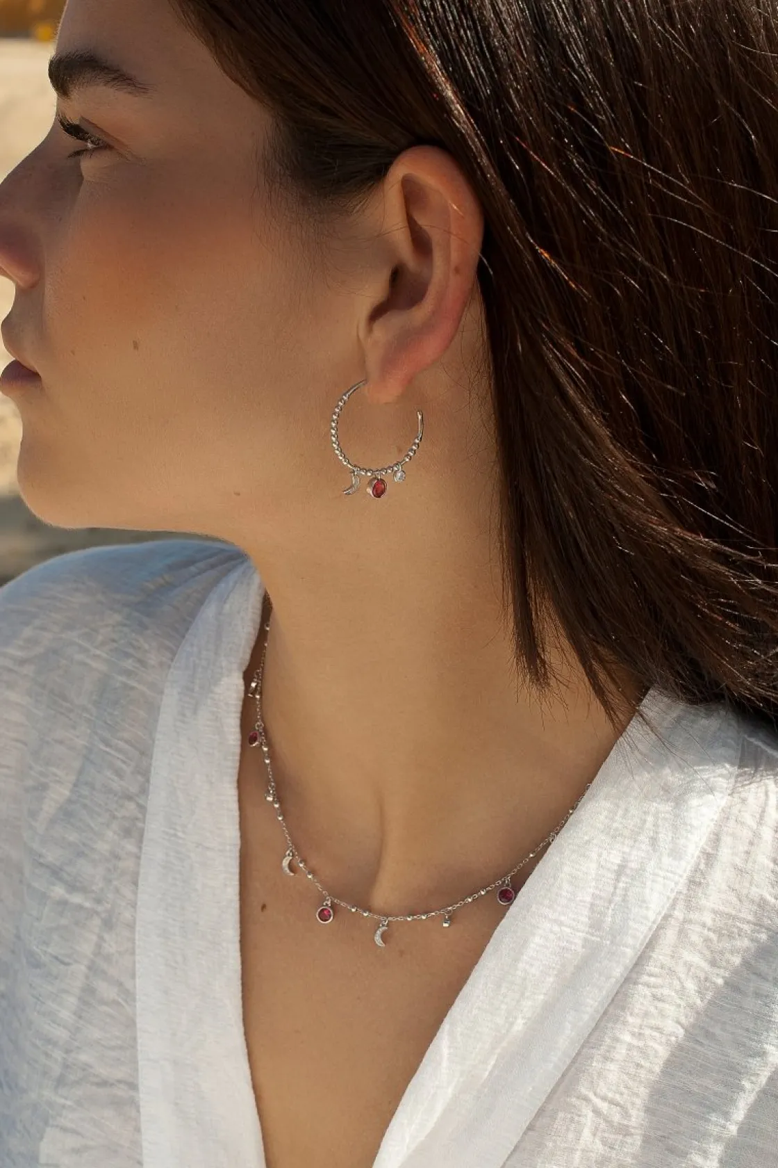 Pendientes De Piedras De Colores | Pendientes Aro | LINEARGENT Pendientes aros con colgantes motivo de luna y círculo
