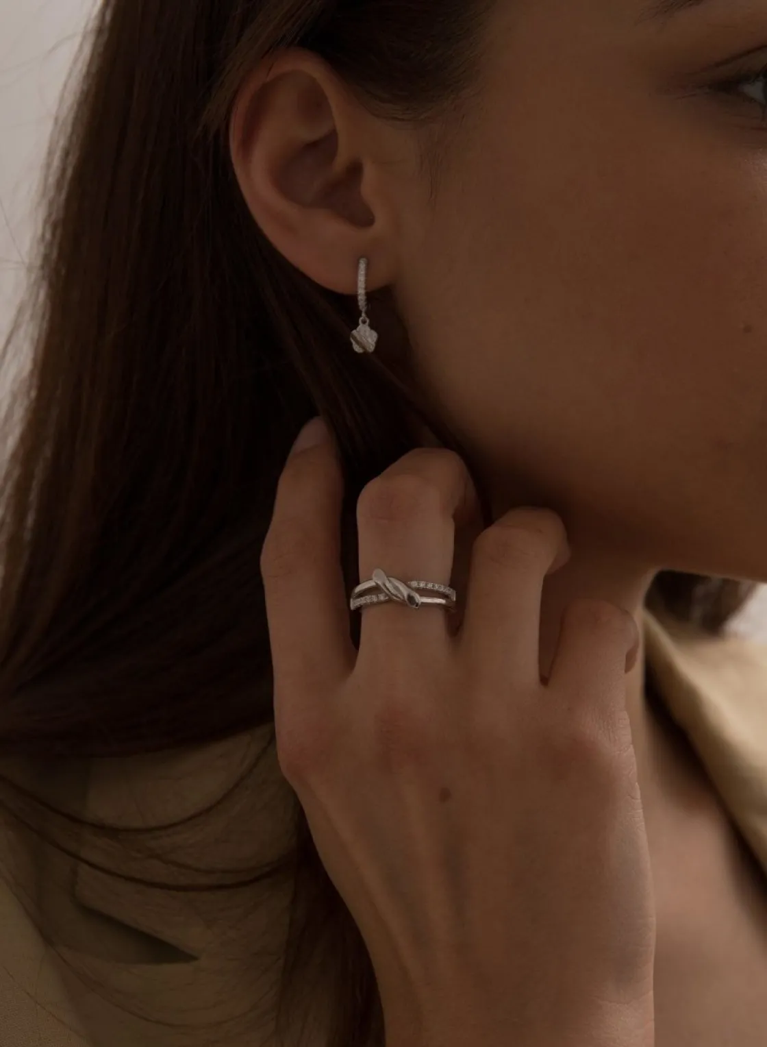 Pendientes Aro | LINEARGENT Pendientes aros con colgantes y charm en forma de flor con circonitas