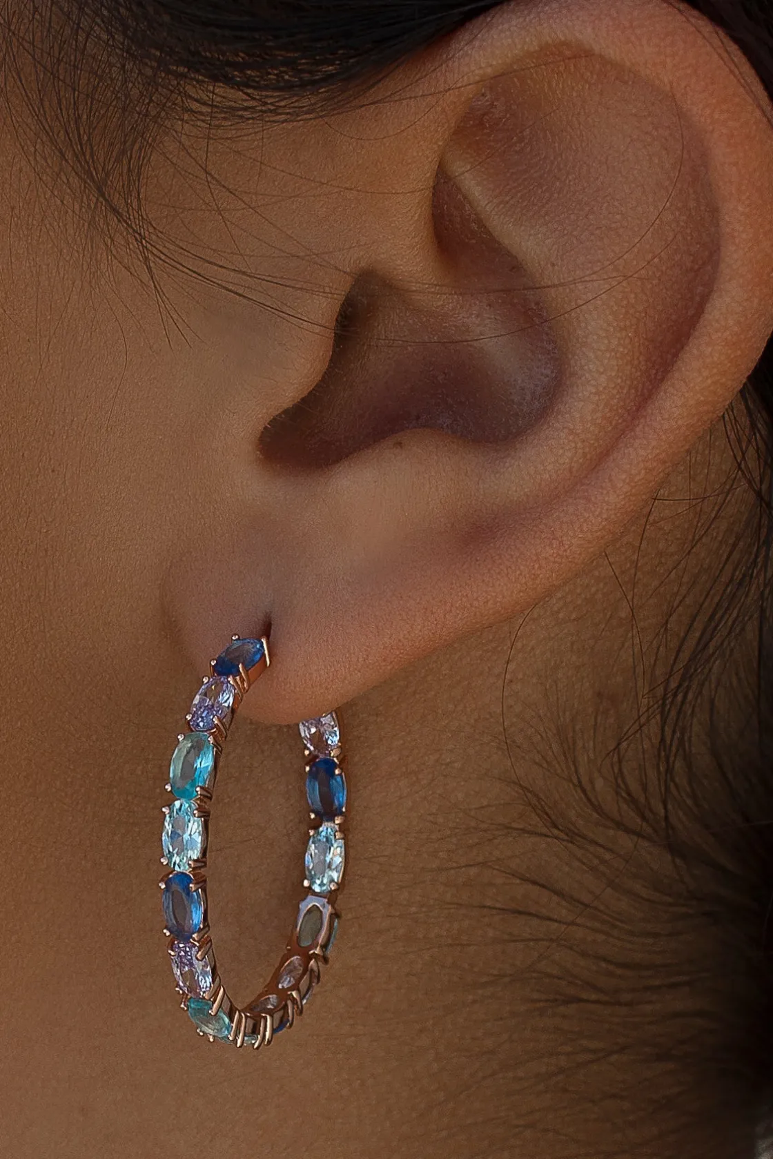 Pendientes De Piedras De Colores | Pendientes Aro | LINEARGENT Pendientes aros con piedras de talla oval en tonos azules
