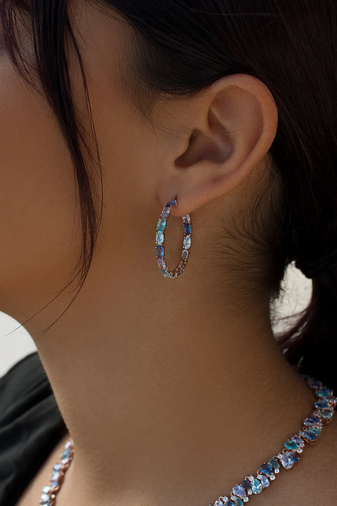 Pendientes De Piedras De Colores | Pendientes Aro | LINEARGENT Pendientes aros con piedras de talla oval en tonos azules