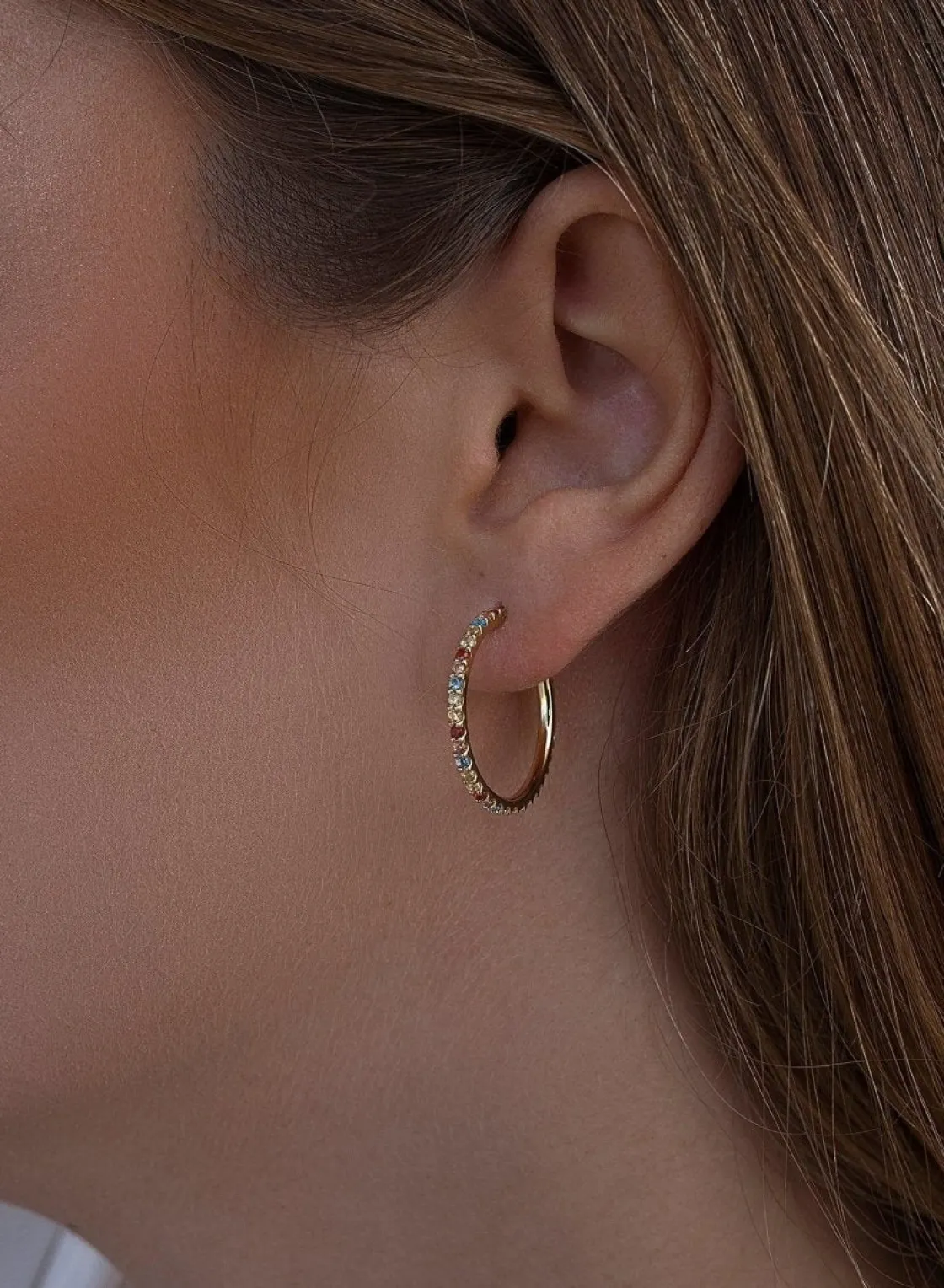 Pendientes Aro | LINEARGENT Pendientes aros con piedras multicolores bañados en oro tamaño mediano