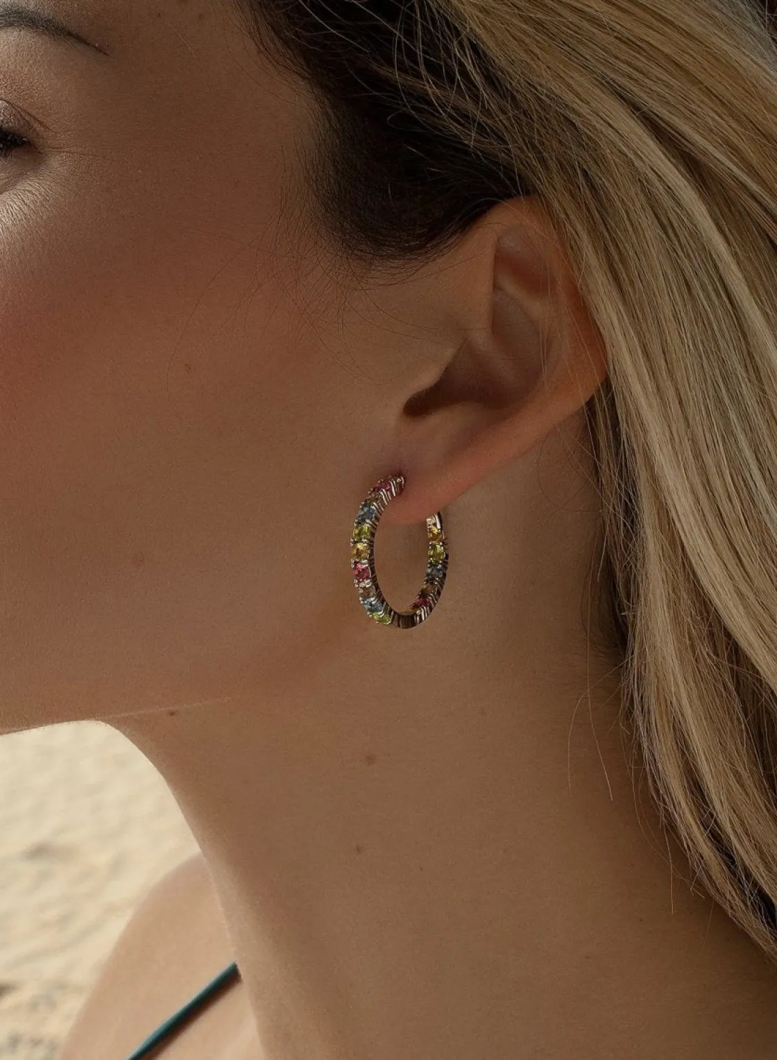 Pendientes Aro | LINEARGENT Pendientes aros con piedras multicolores dispuestas linealmente