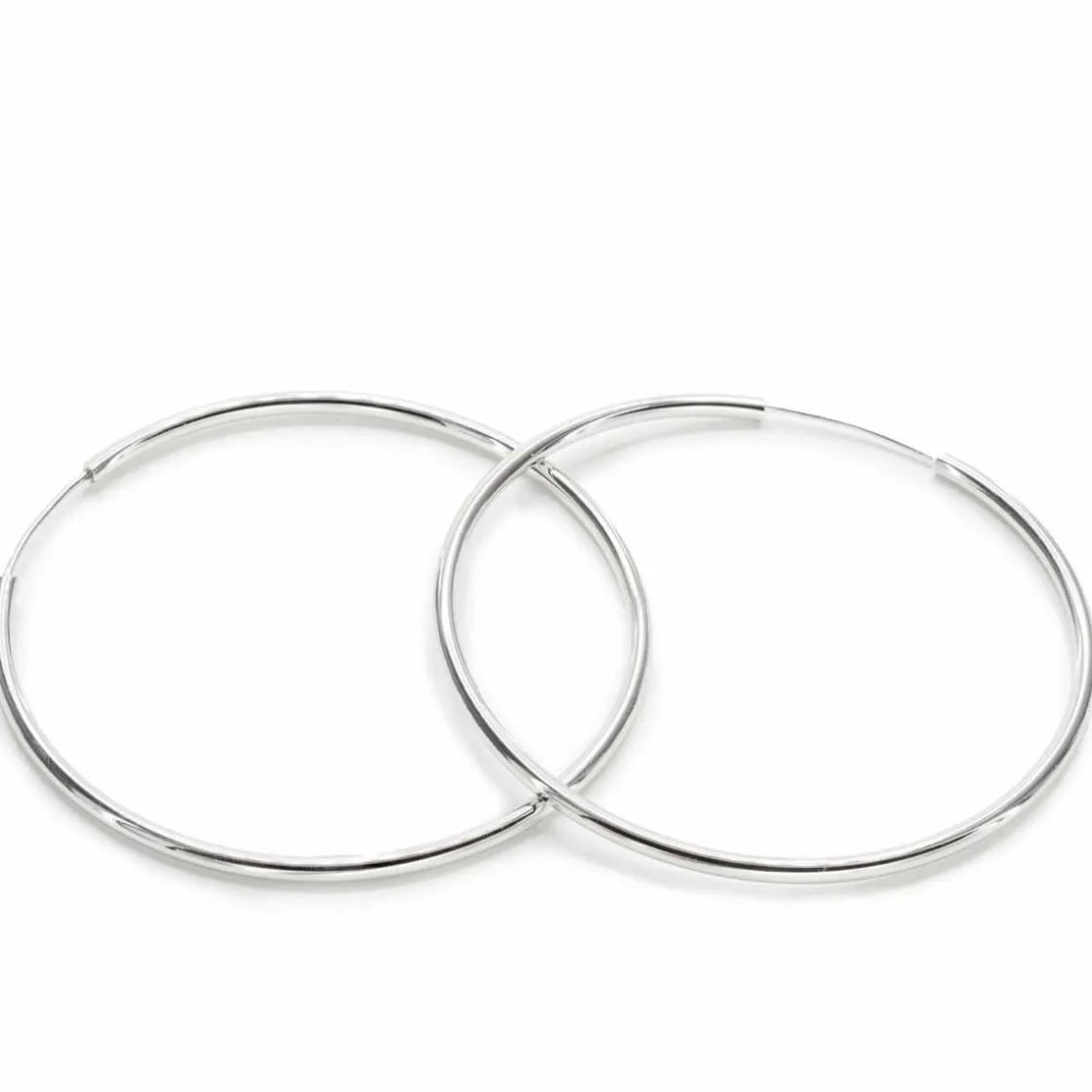 Pendientes Aro | LINEARGENT Pendientes aros grandes diseño tubular de plata lisa y cierre oculto