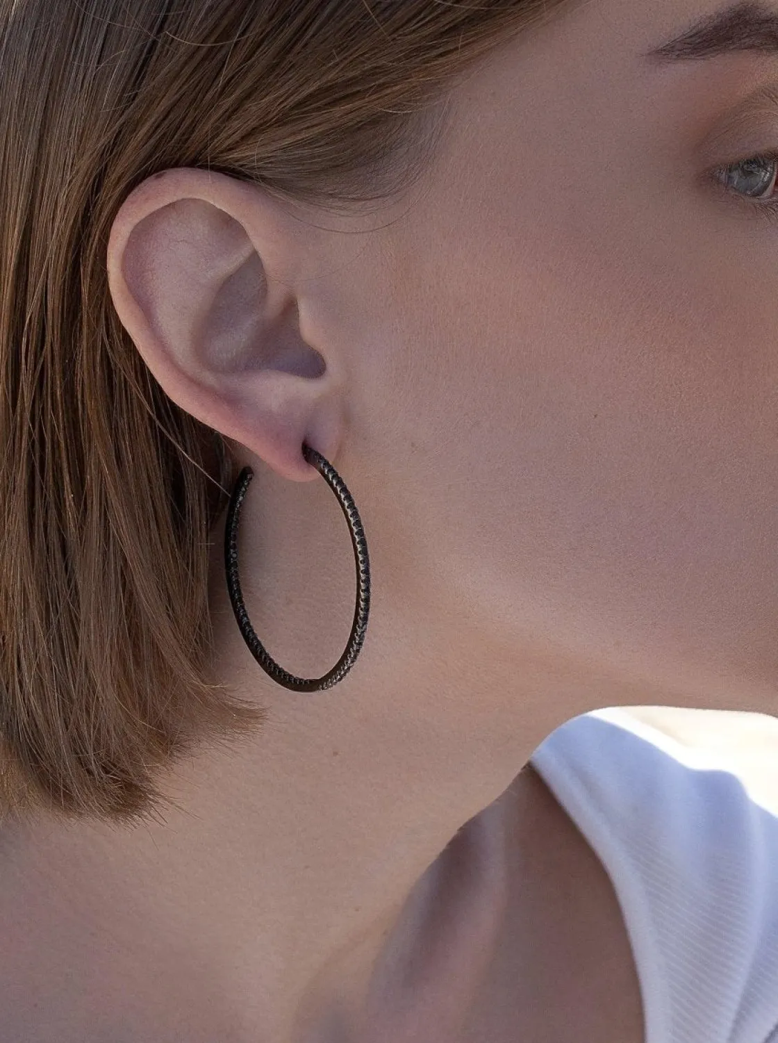 Pendientes Aro | LINEARGENT Pendientes aros grandes doble raíl de circonitas negras diseño cuadrado y baño de rutenio