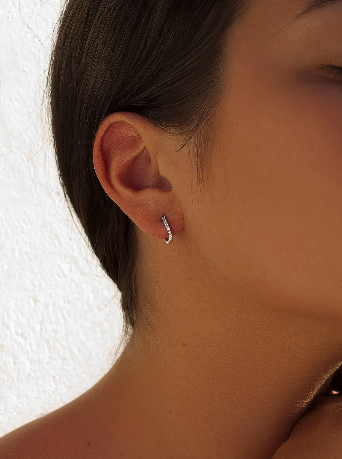 Pendientes Aro | LINEARGENT Pendientes aros muy pequeños diseño curvilíneo con circonitas