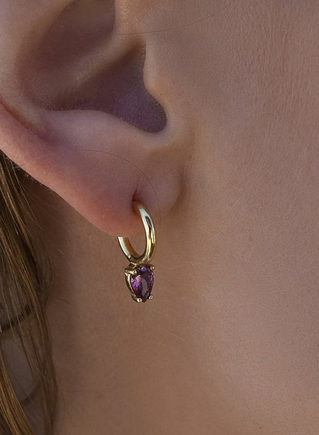 Pendientes Aro | LINEARGENT Pendientes aros pequeños bañados en oro diseño cuarzo adamantino perilla rojiza