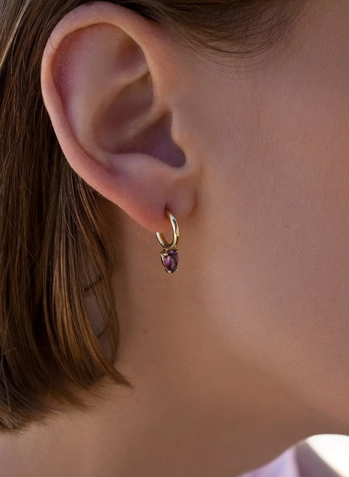 Pendientes Aro | LINEARGENT Pendientes aros pequeños bañados en oro diseño cuarzo adamantino perilla rojiza