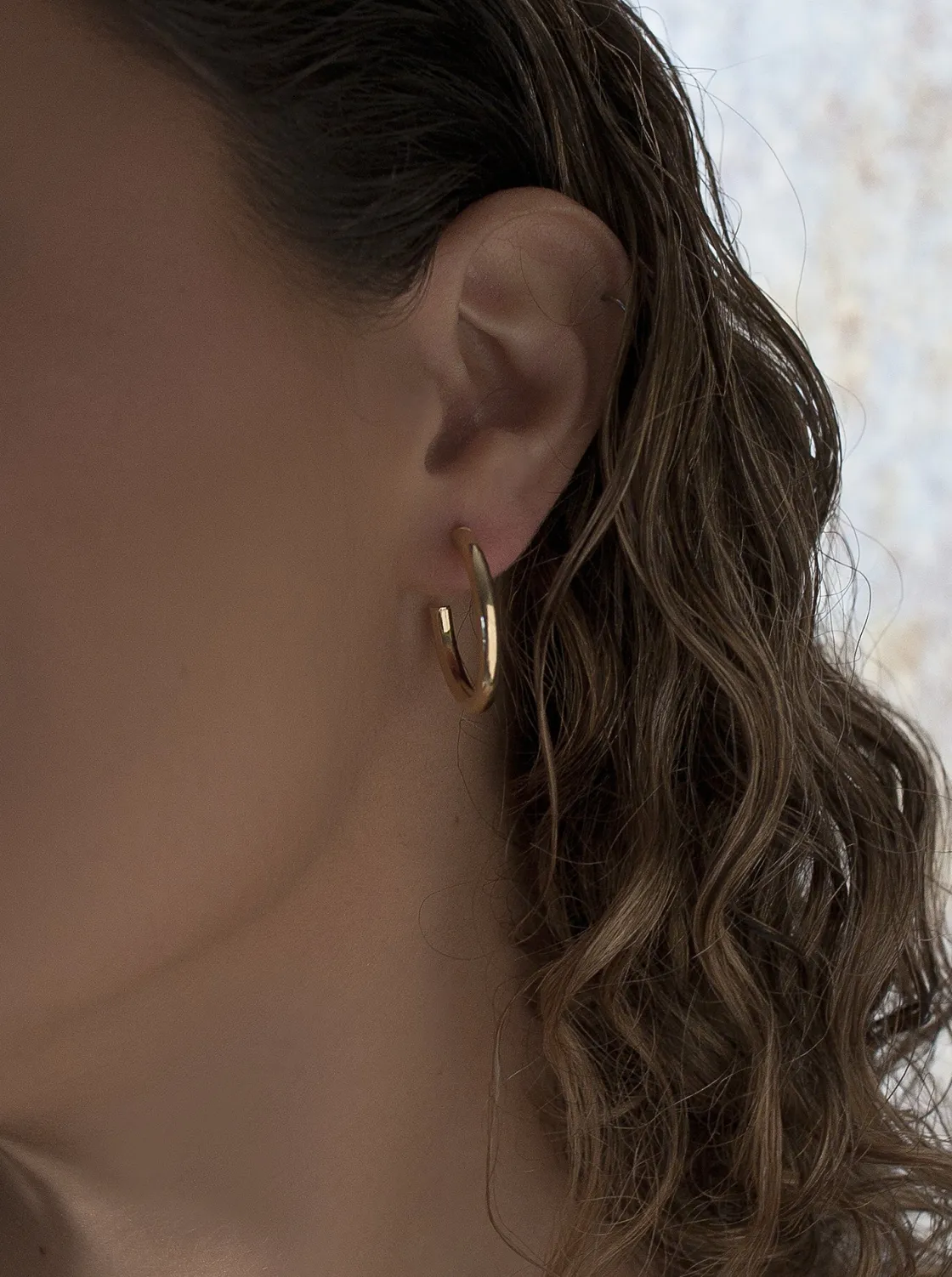 Pendientes Aro | LINEARGENT Pendientes aros pequeños bañados en oro diseño grueso clásicos y elegantes