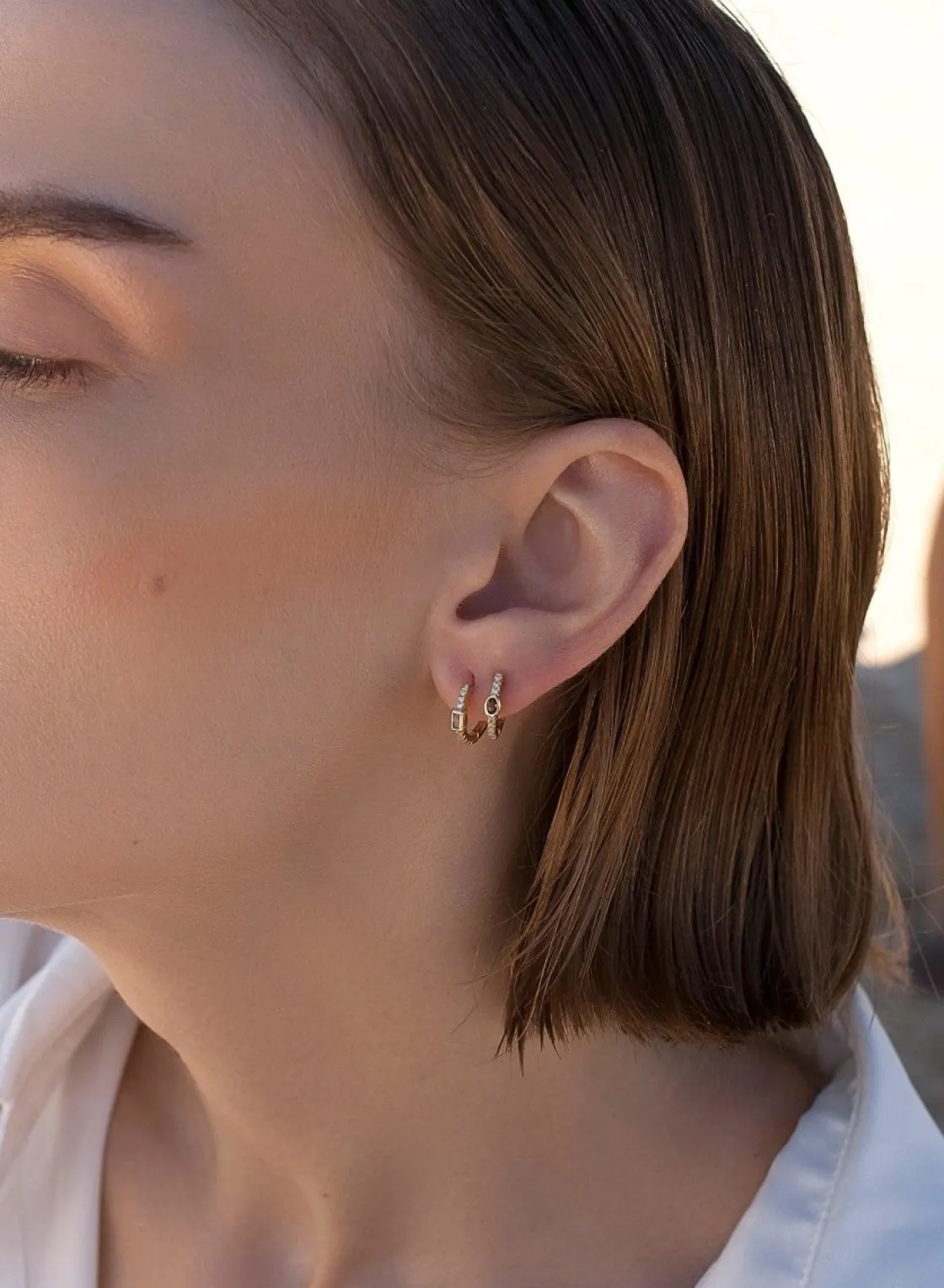 Pendientes Aro | LINEARGENT Pendientes aros pequeños bañados en oro talla ovalada con circonitas