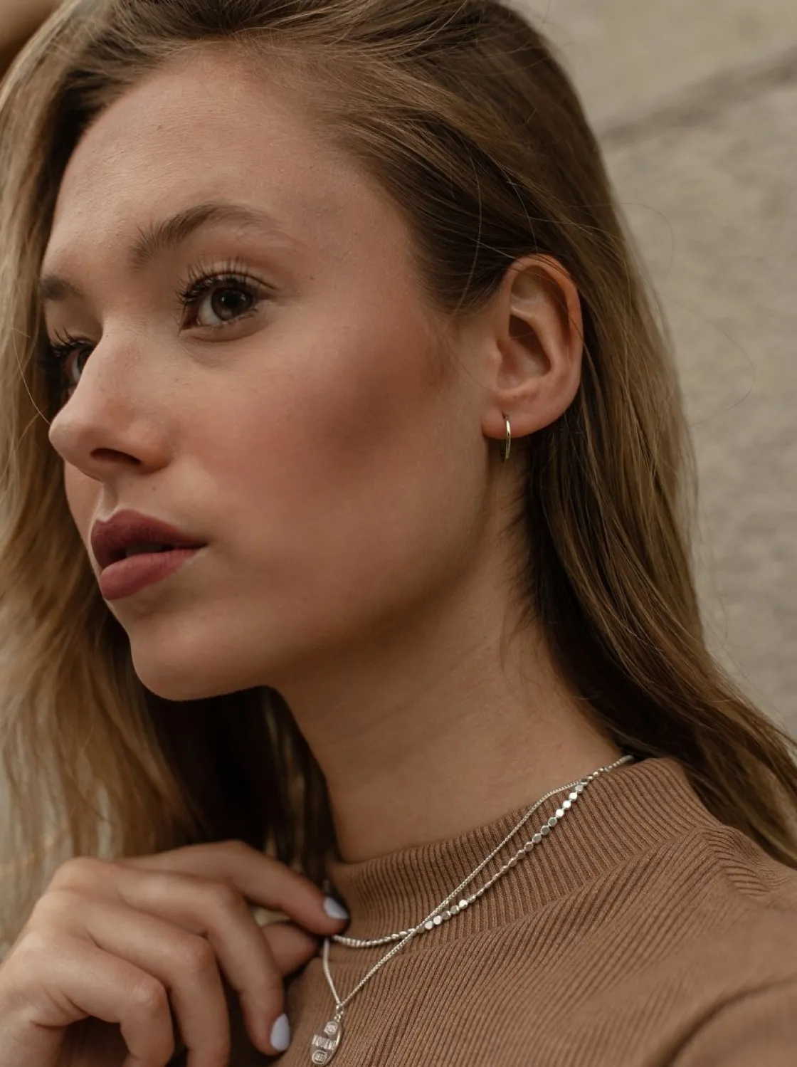 Pendientes Aro | LINEARGENT Pendientes aros pequeños clásicos y elegantes estilo plano bañados en oro