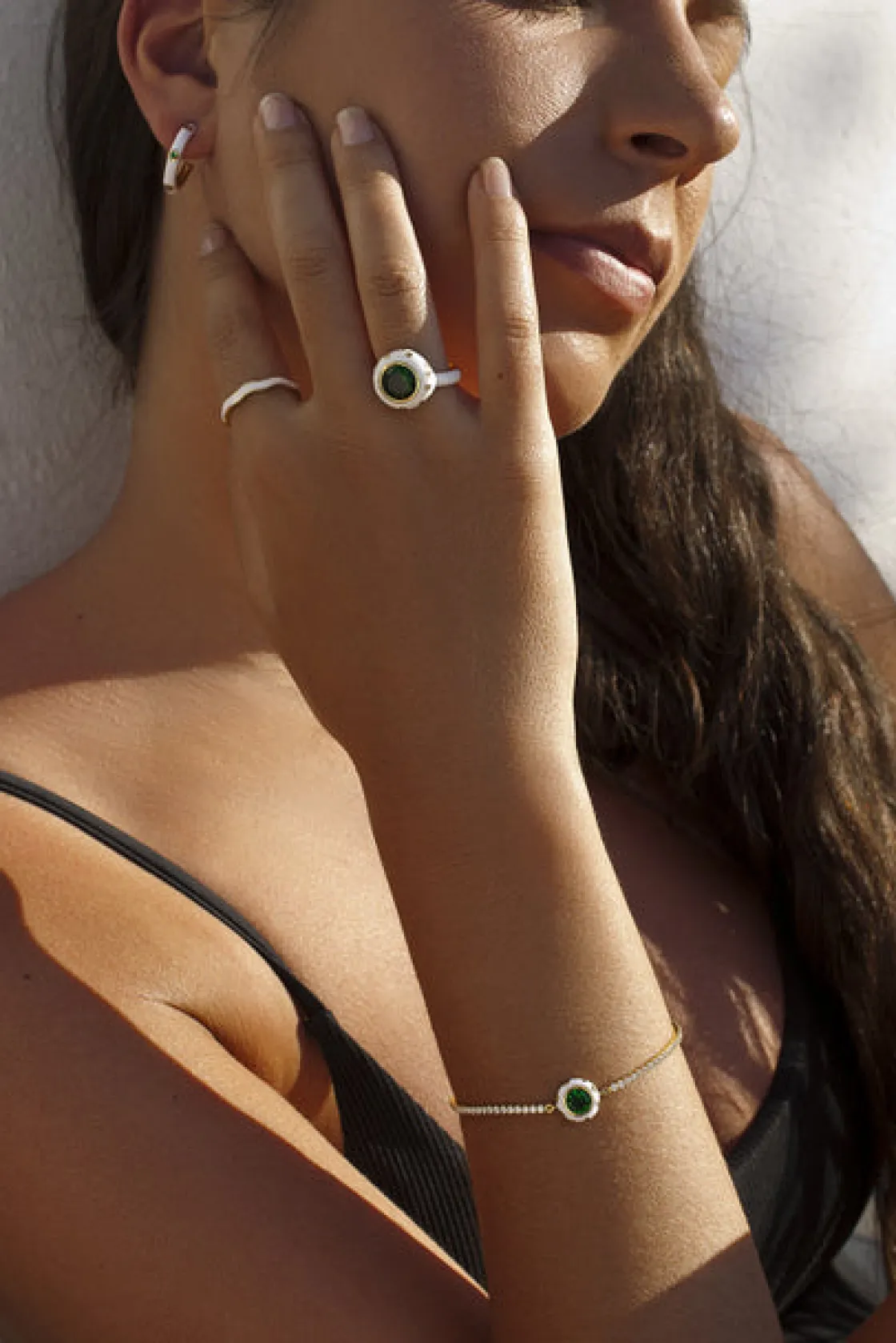 Pendientes Aro | LINEARGENT Pendientes aros pequeños de esmalte blanco con circonitas