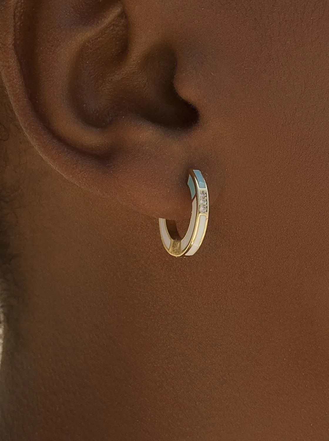 Pendientes Pequeños | Pendientes Aro | LINEARGENT Pendientes aros pequeños diseño esmalte bicolor y circonitas
