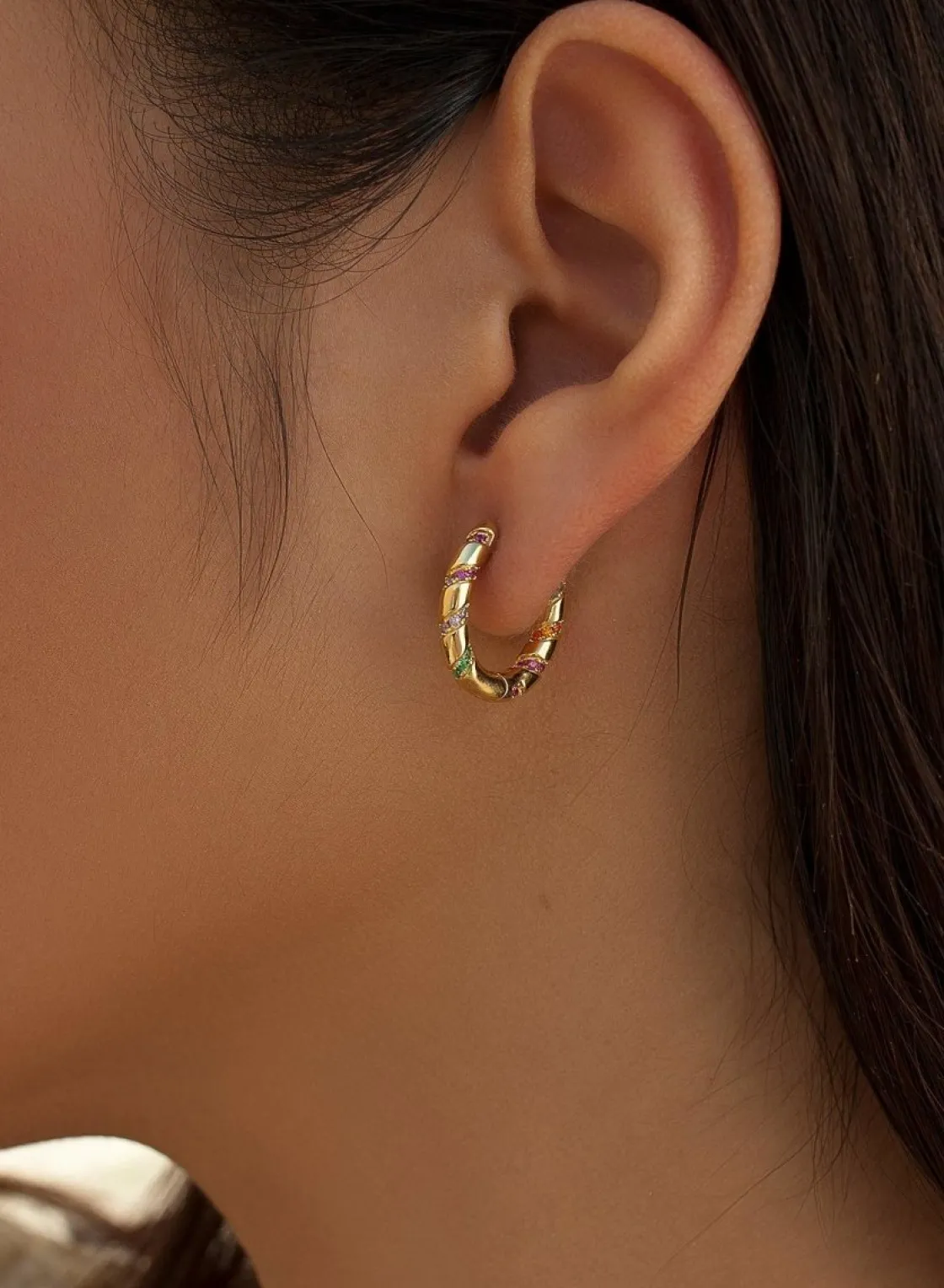 Pendientes Aro | LINEARGENT Pendientes aros pequeños diseño espiral con circonitas multicolores