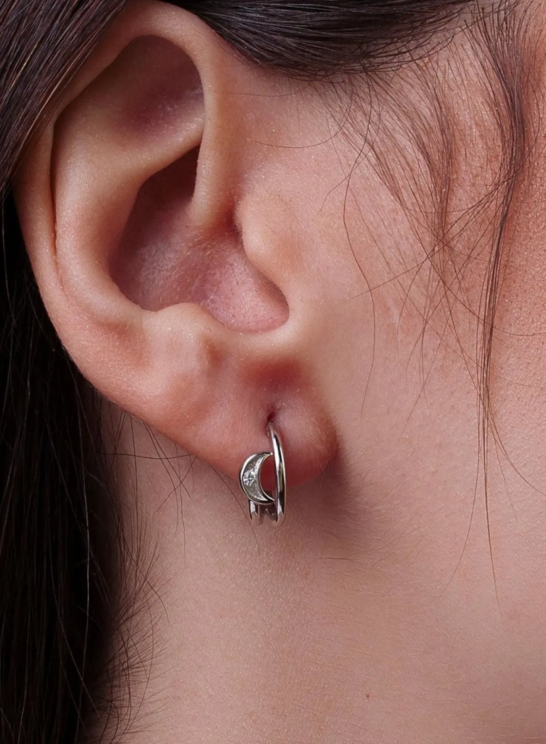 Pendientes Pequeños | LINEARGENT Pendientes aros pequeños diseño espiral con motivo de luna