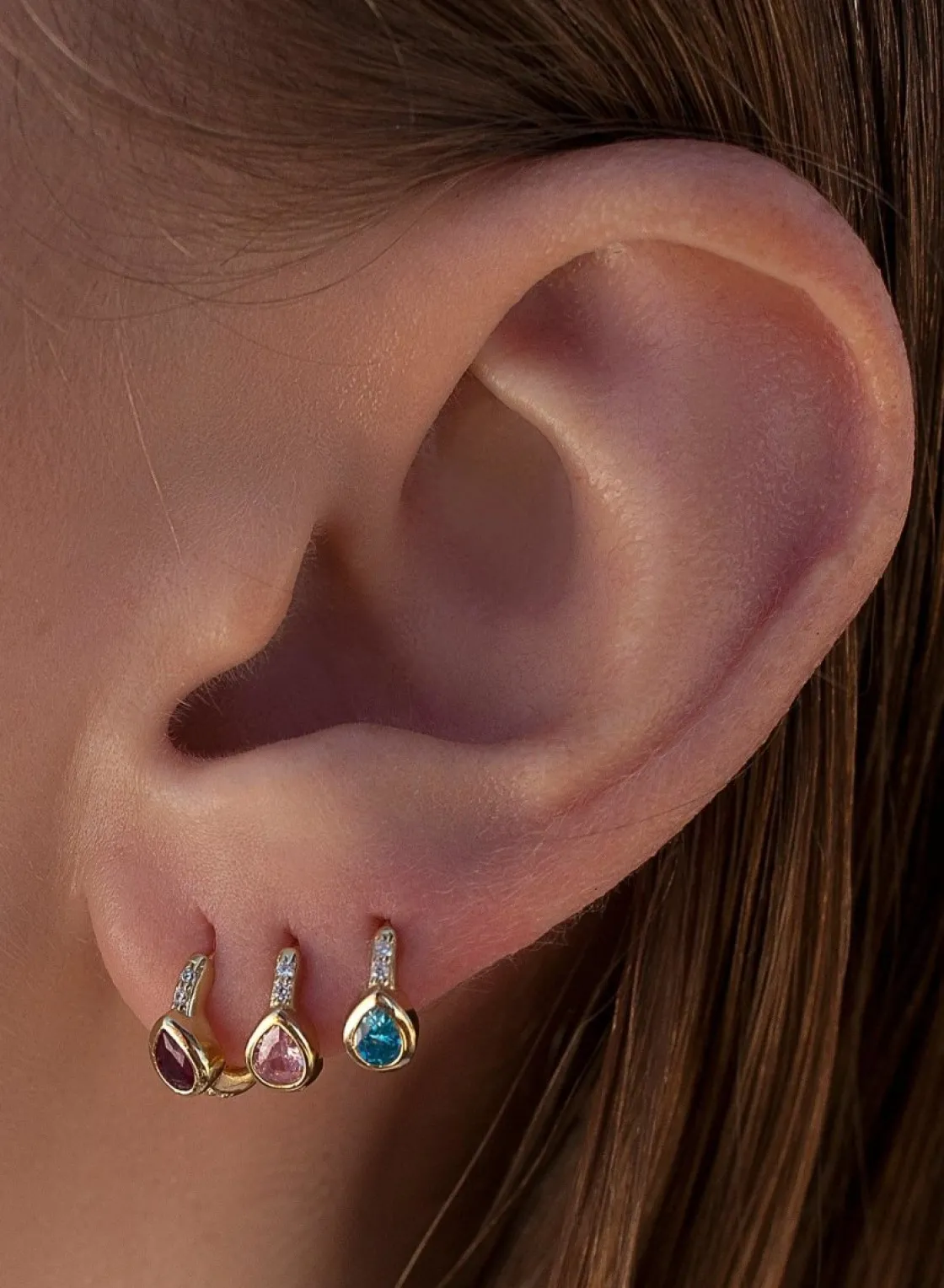 Pendientes Pequeños | LINEARGENT Pendientes aros pequeños diseño lágrima rosada y circonitas