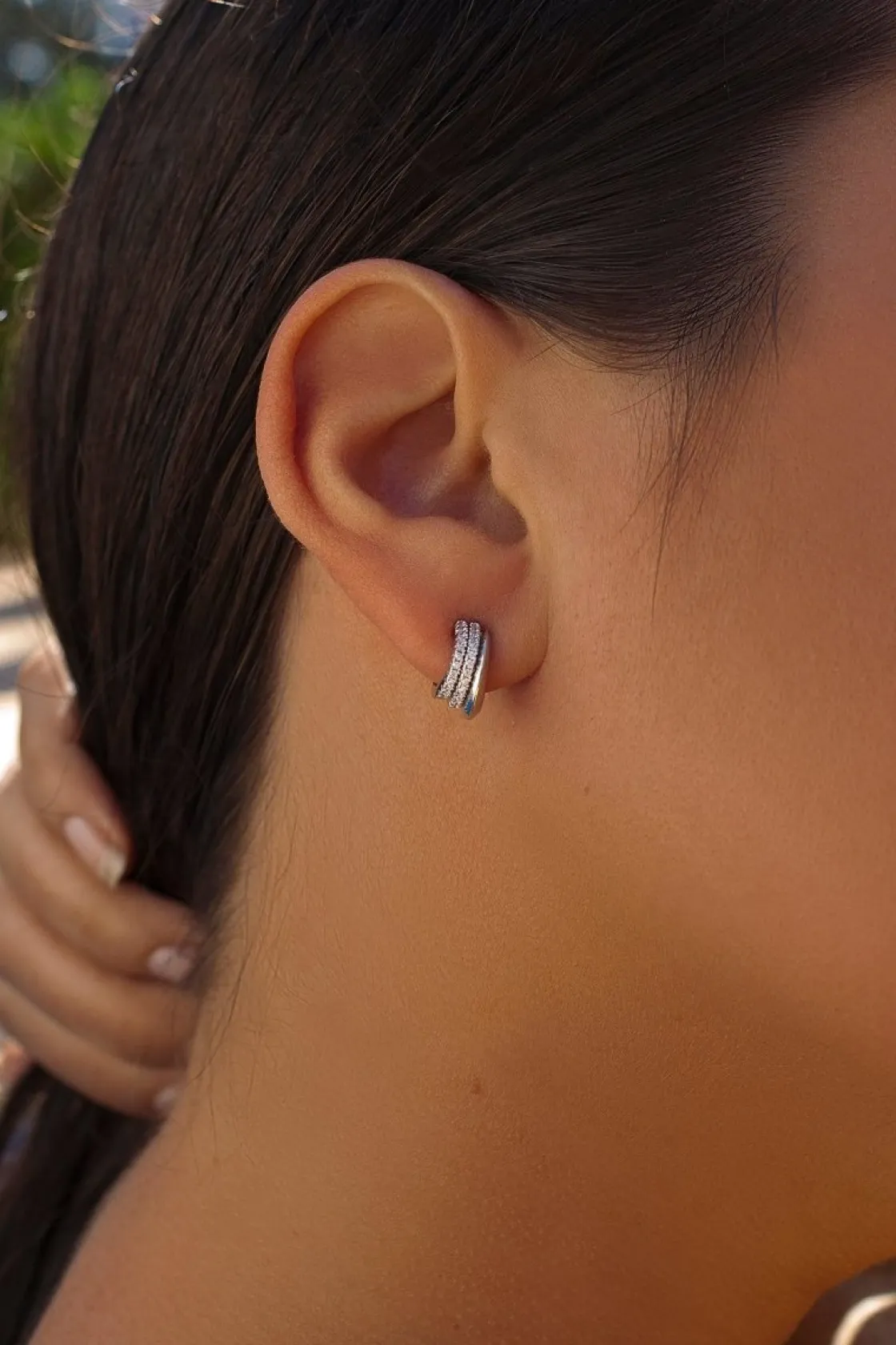 Pendientes Aro | LINEARGENT Pendientes aros pequeños diseño ondulado con circonitas engastadas