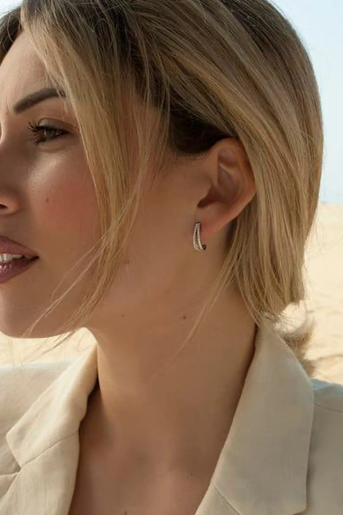Pendientes Pequeños | Pendientes Aro | LINEARGENT Pendientes aros pequeños diseño raíl de circonitas doble