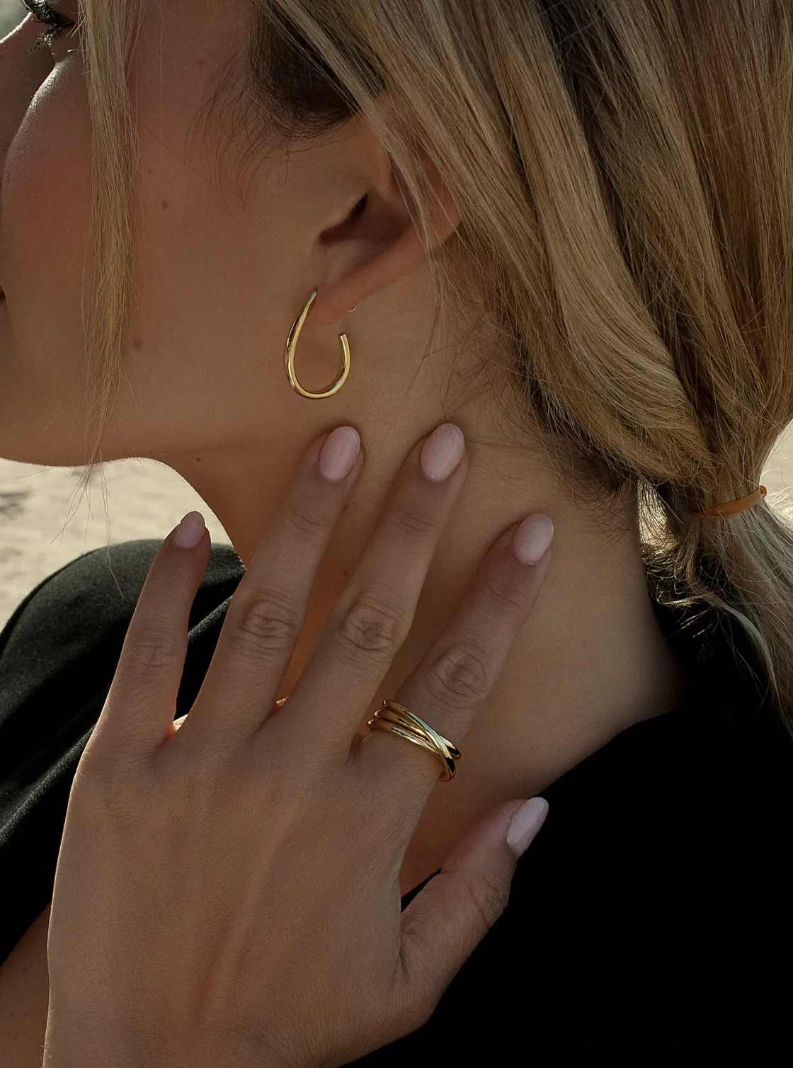 Pendientes Aro | LINEARGENT Pendientes aros pequeños diseño semiabierto redondo y plata bañada en oro