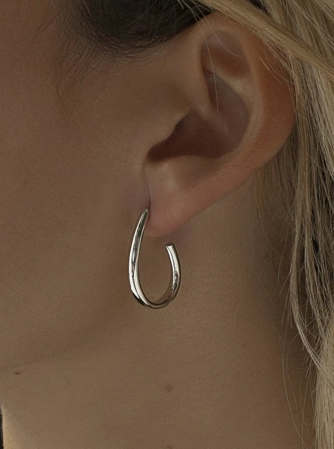 Pendientes Aro | LINEARGENT Pendientes aros pequeños diseño semiabierto redondo y plata lisa