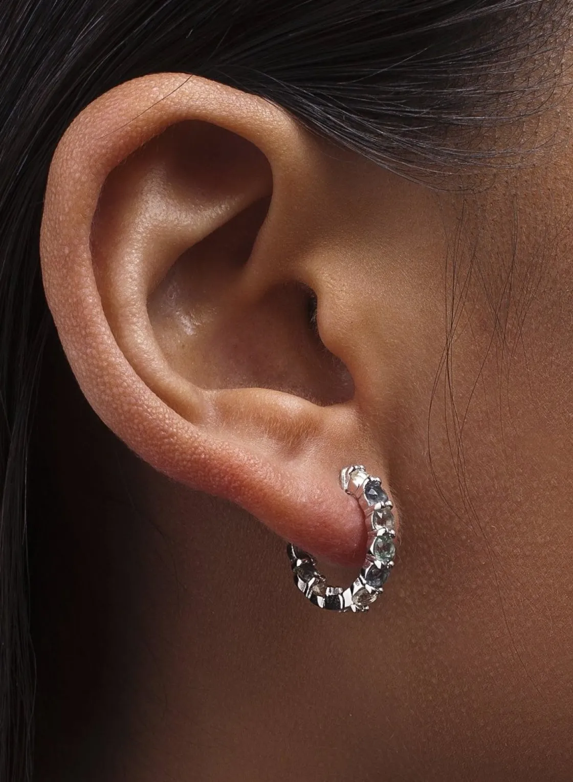 Pendientes Aro | LINEARGENT Pendientes aros pequeños formados por cuarzos adamantinos talla ovalada