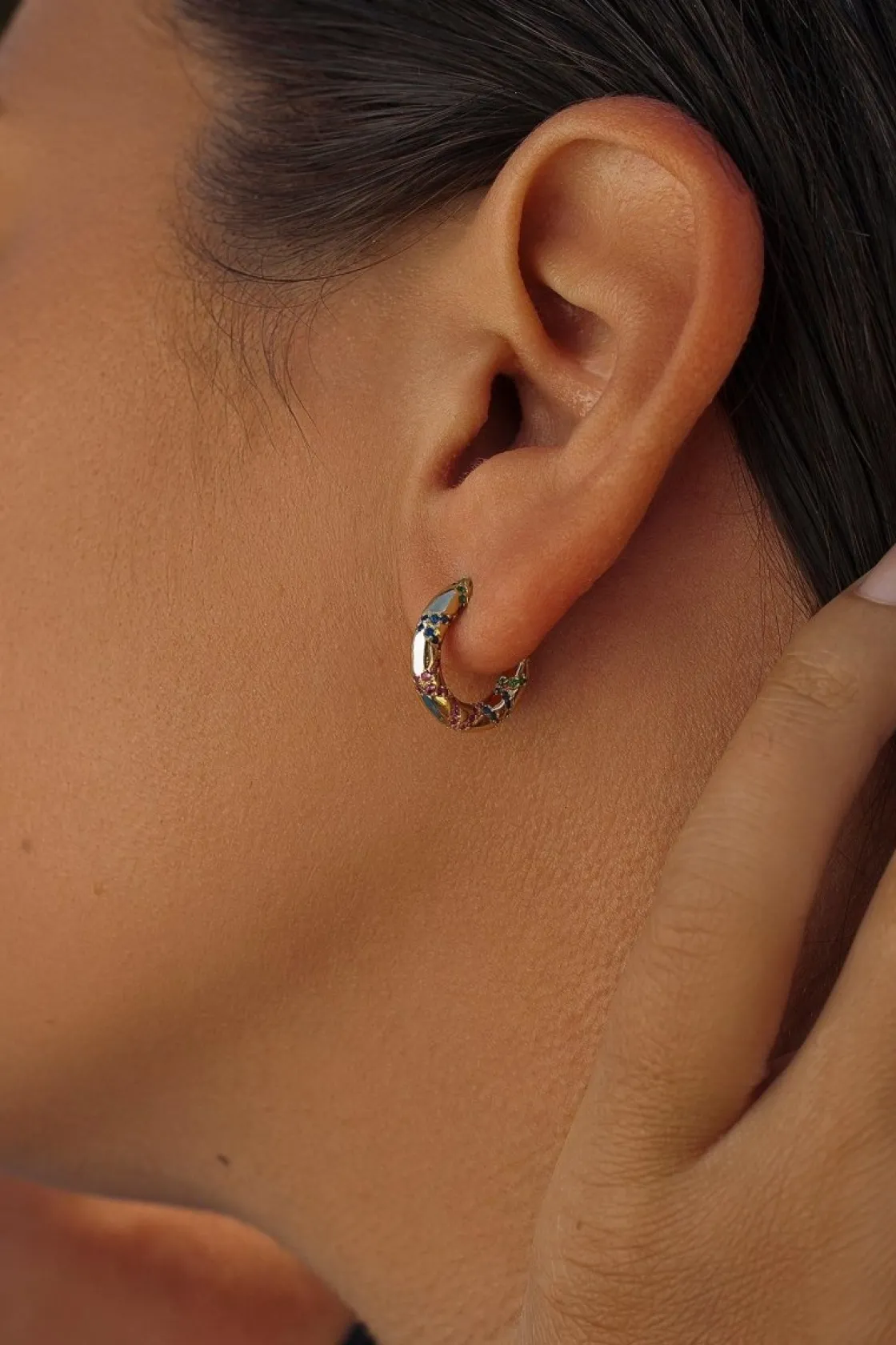 Pendientes Aro | LINEARGENT Pendientes aros pequeños motivo de cenefa y circonitas multicolores