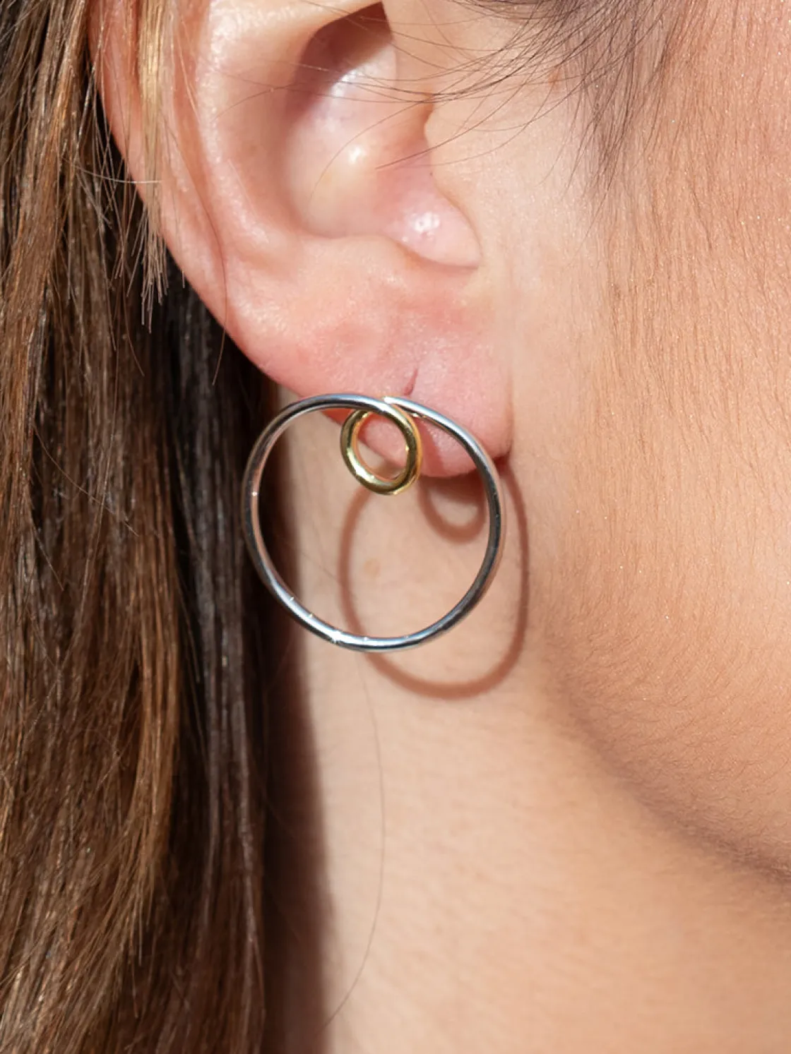 Pendientes Bicolor | LINEARGENT Pendientes bicolor de plata diseño aro con tirabuzón