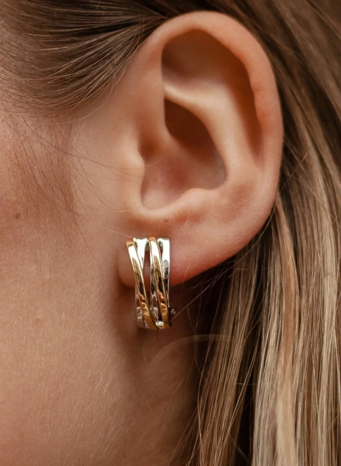 Pendientes Bicolor | Pendientes Cierre Omega | LINEARGENT Pendientes bicolor doble carril diagonal con baño de oro