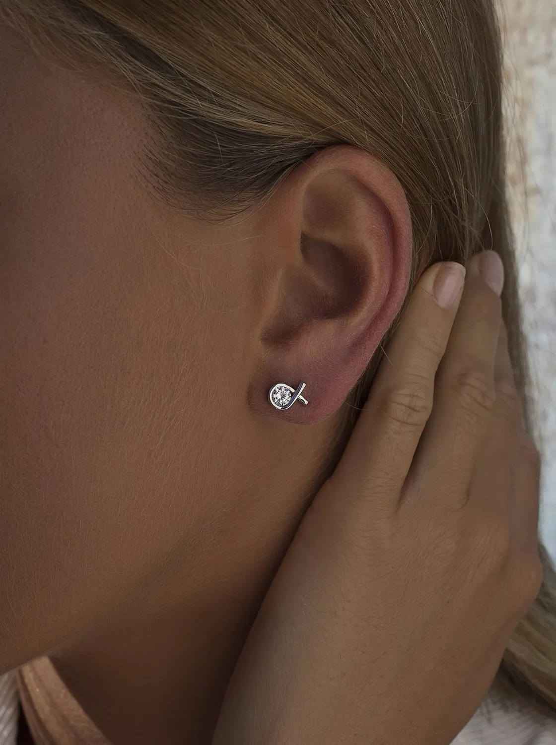 Pendientes Pequeños | LINEARGENT Pendientes botón diseño cruzado con circonita