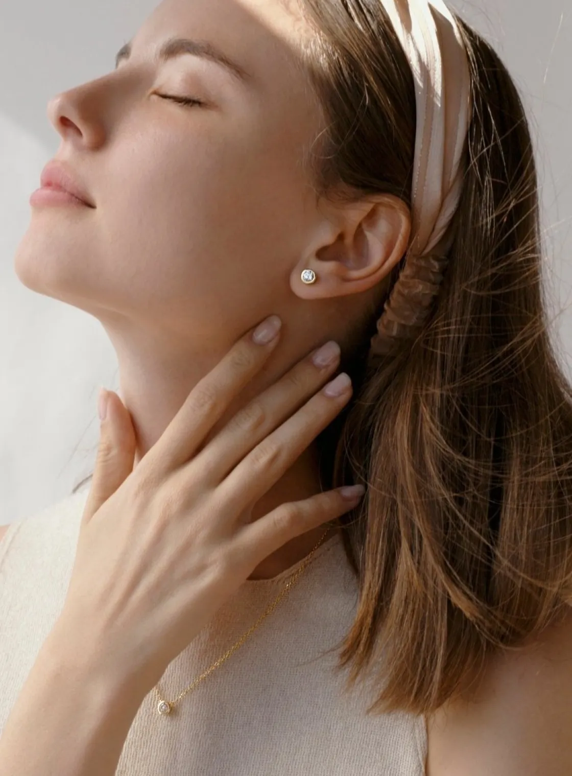 Pendientes Pequeños | LINEARGENT Pendientes botón diseño de circonita bañados en oro