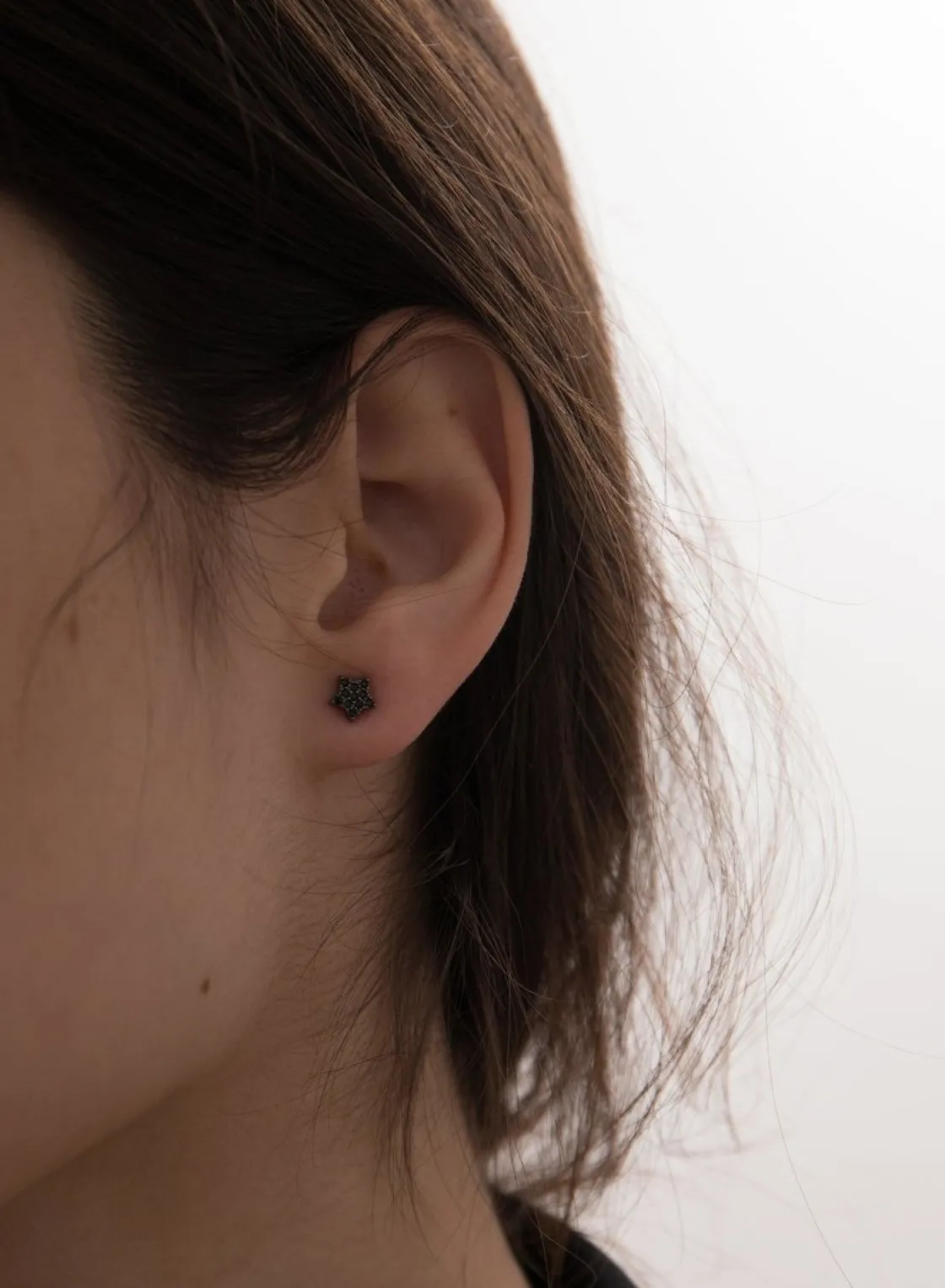 Pendientes Pequeños | LINEARGENT Pendientes brillantes pequeños bañados en rutenio motivo mini estrella