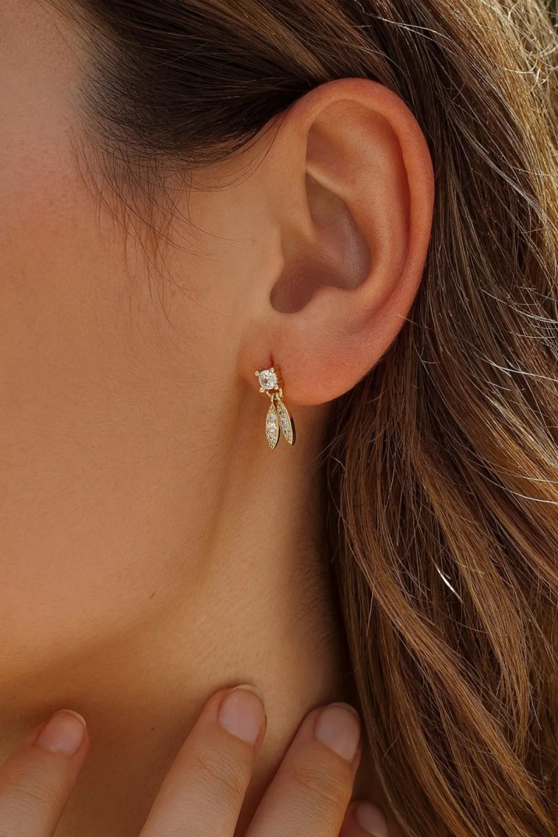 Pendientes Pequeños | LINEARGENT Pendientes brillantes pequeños charm de hoja con engaste de circonitas