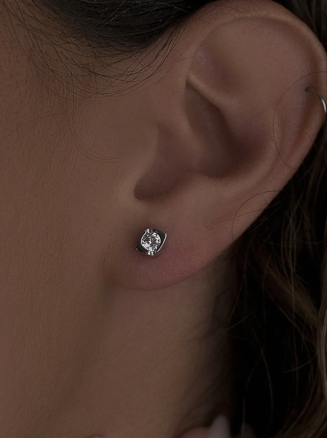Segundo Pendiente | Pendientes Pequeños | LINEARGENT Pendientes brillantes pequeños diseño cuadrado con circonita