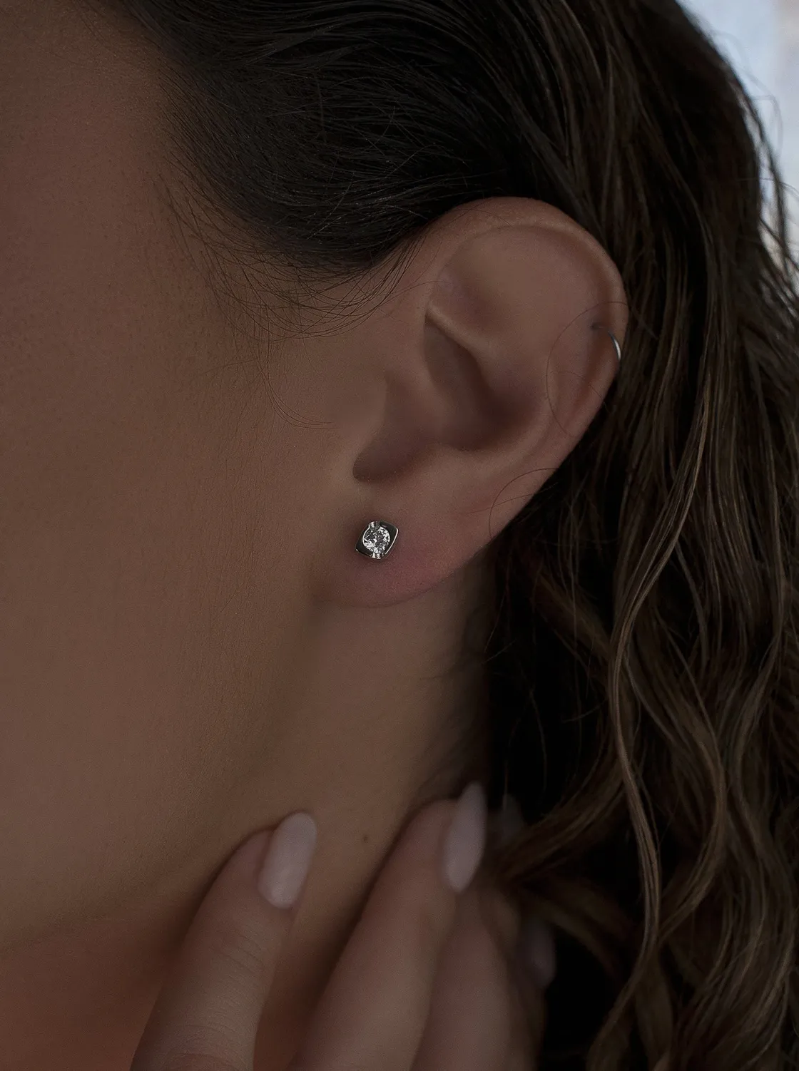 Segundo Pendiente | Pendientes Pequeños | LINEARGENT Pendientes brillantes pequeños diseño cuadrado con circonita