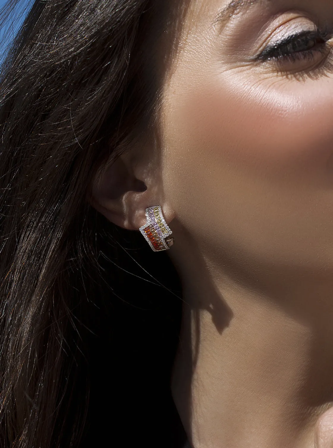 Pendientes De Piedras De Colores | Pendientes Cierre Omega | LINEARGENT Pendientes cierre omega diseño desigual tonos cálidos