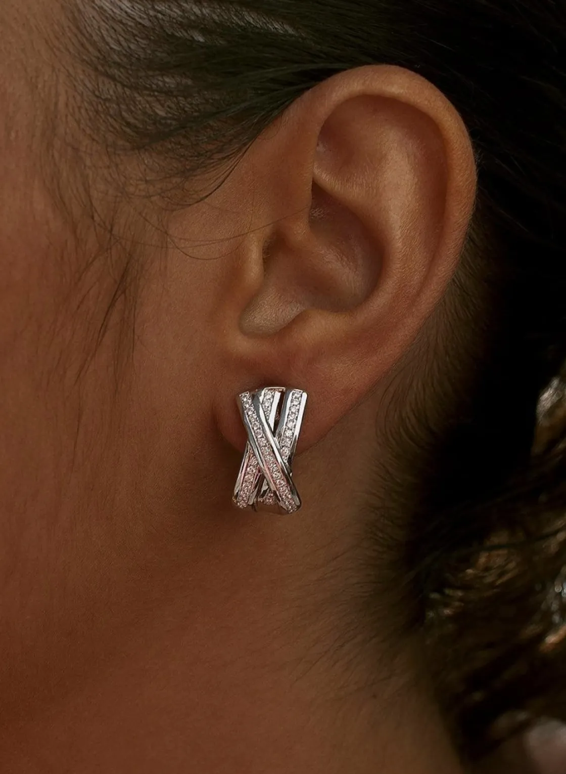 Pendientes Cierre Omega | LINEARGENT Pendientes cierre omega diseño raíles con circonitas