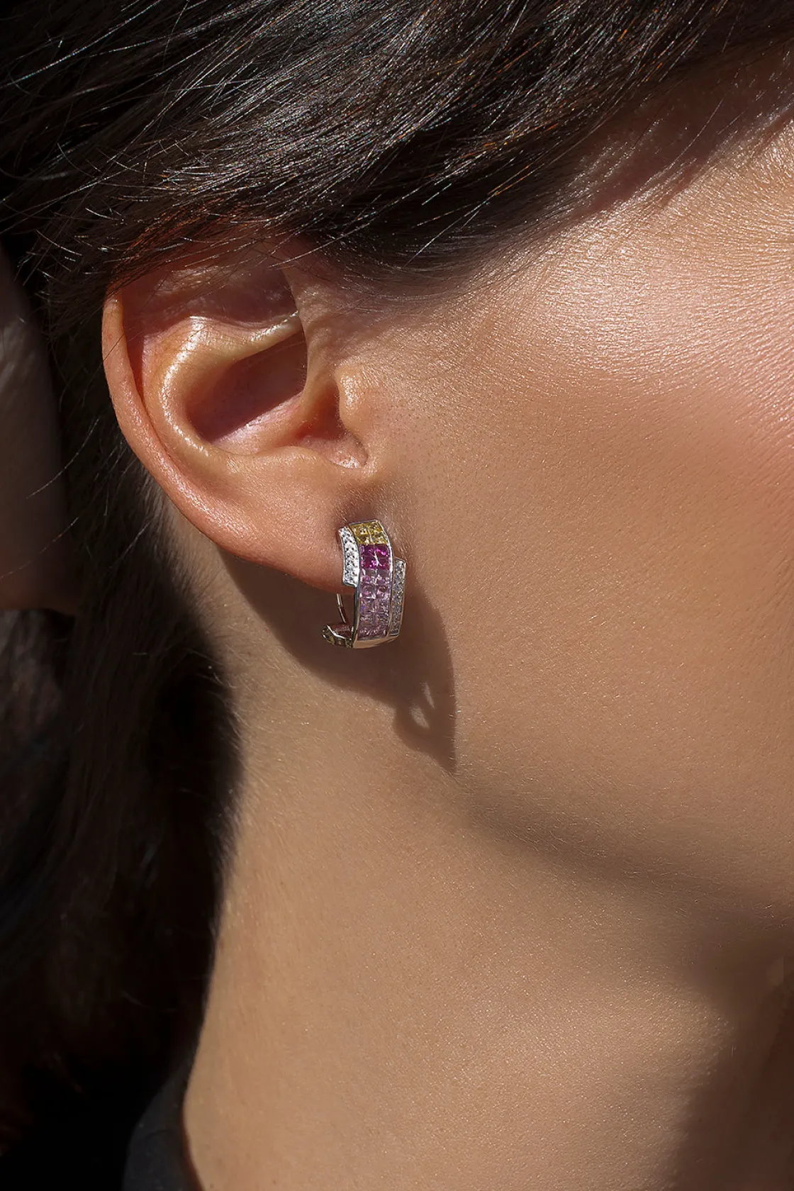 Pendientes De Piedras De Colores | Pendientes Cierre Omega | LINEARGENT Pendientes cierre omega doble raíl tonos rosados