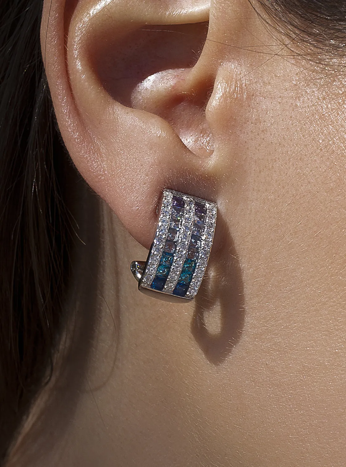 Pendientes De Piedras De Colores | Pendientes Cierre Omega | LINEARGENT Pendientes cierre omega gemas tonos azules y circonitas