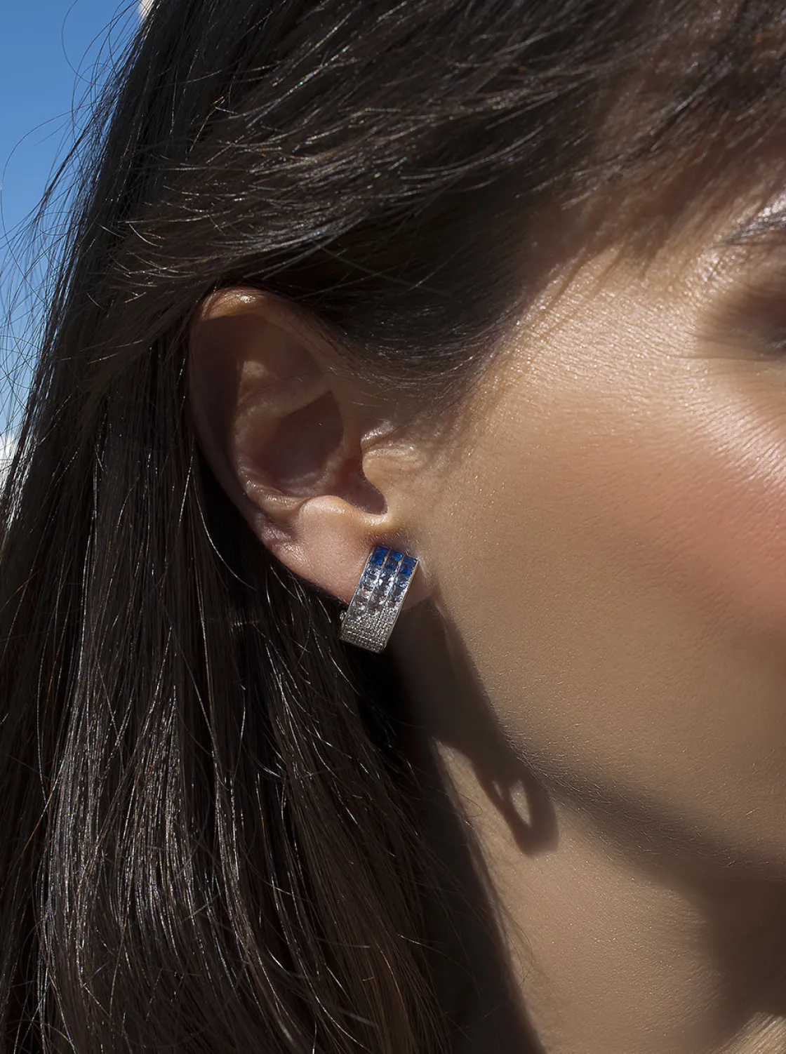 Pendientes De Piedras De Colores | Pendientes Cierre Omega | LINEARGENT Pendientes cierre omega triple raíl tonos azules