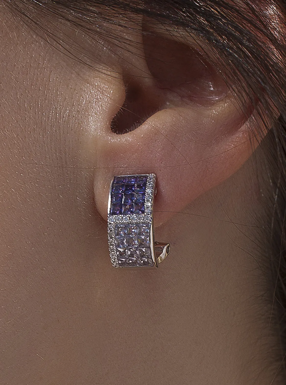 Pendientes De Piedras De Colores | Pendientes Cierre Omega | LINEARGENT Pendientes cierre omega triple raíl tonos violetas