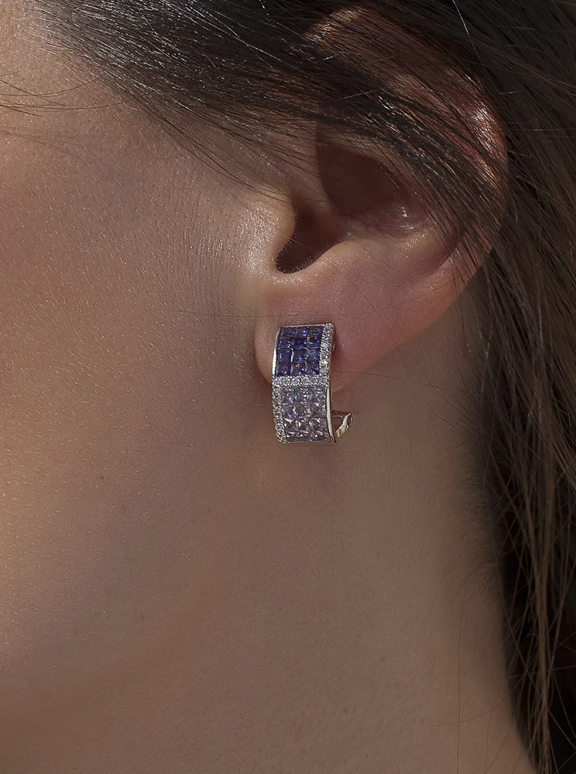Pendientes De Piedras De Colores | Pendientes Cierre Omega | LINEARGENT Pendientes cierre omega triple raíl tonos violetas