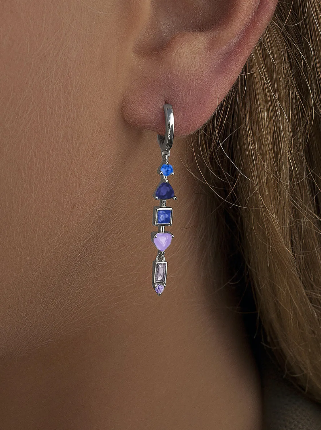Pendientes Con Colgantes | LINEARGENT Pendientes con colgantes diseño aro con gemas tono azul